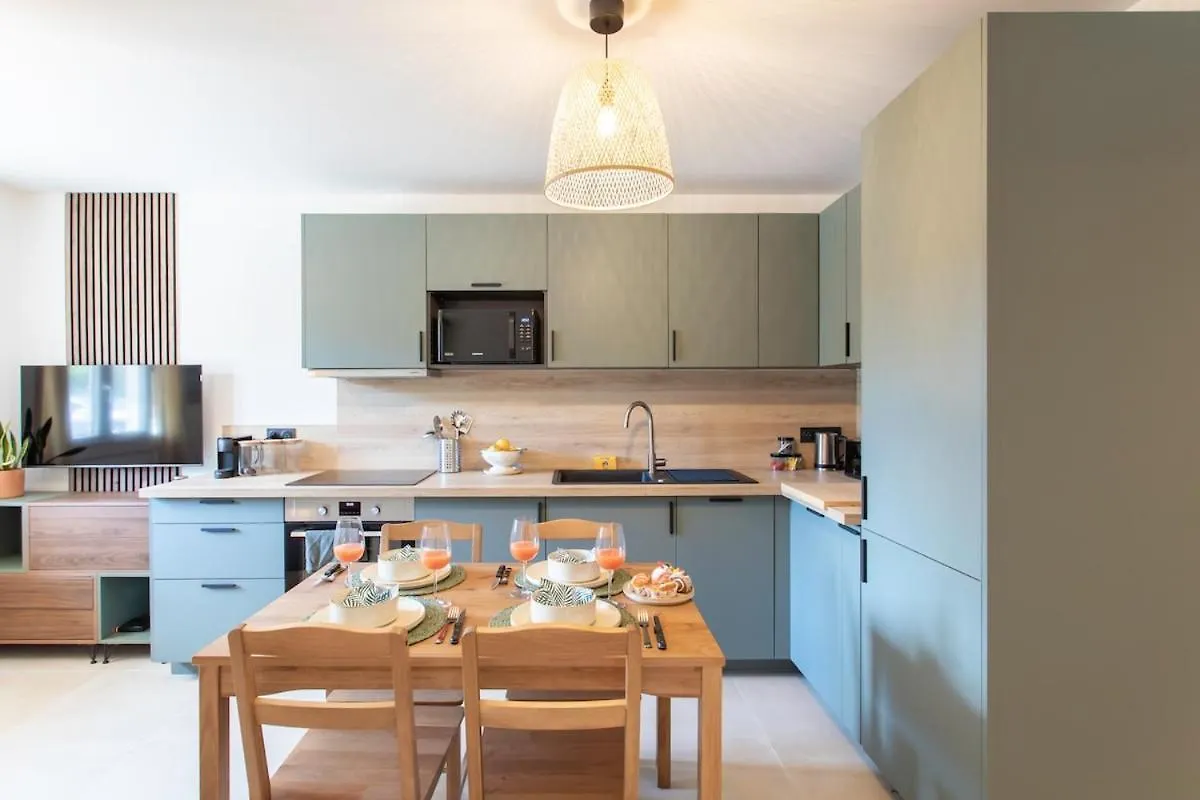 #41 Flat For 6, 3 Bdrs Parking Wifi 5Mins Walk Tram T1 Apartment Nice France