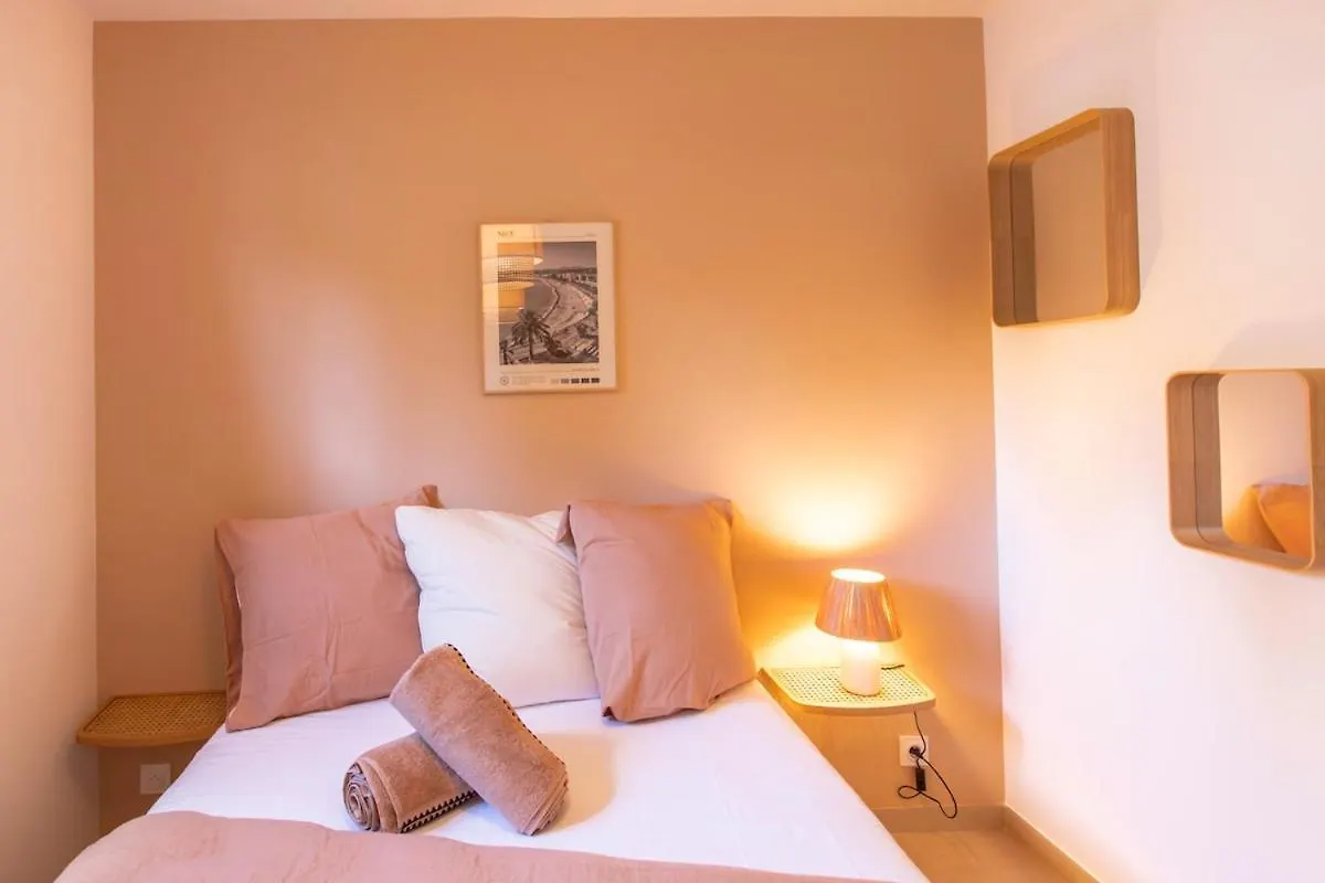 #41 Flat For 6, 3 Bdrs Parking Wifi 5Mins Walk Tram T1 Apartment Nice 0*,  France