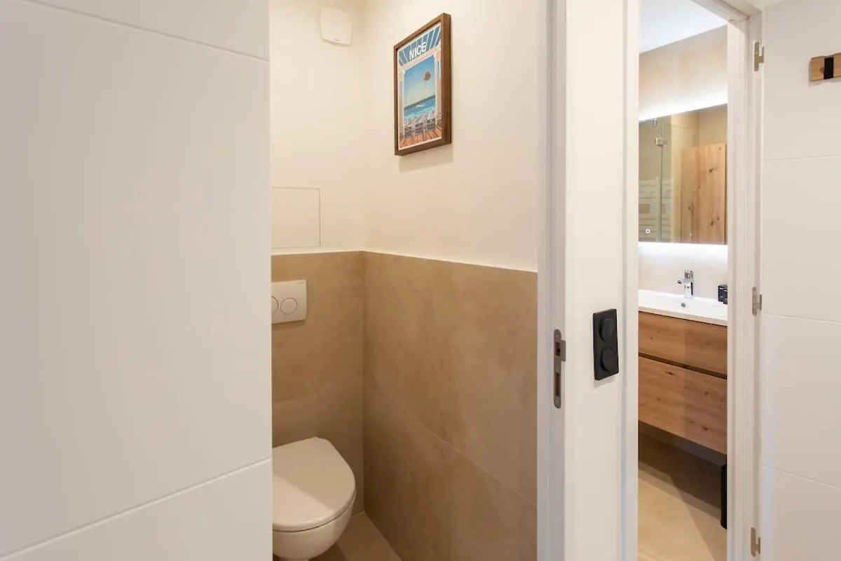 #41 Flat For 6, 3 Bdrs Parking Wifi 5Mins Walk Tram T1 Apartment Nice