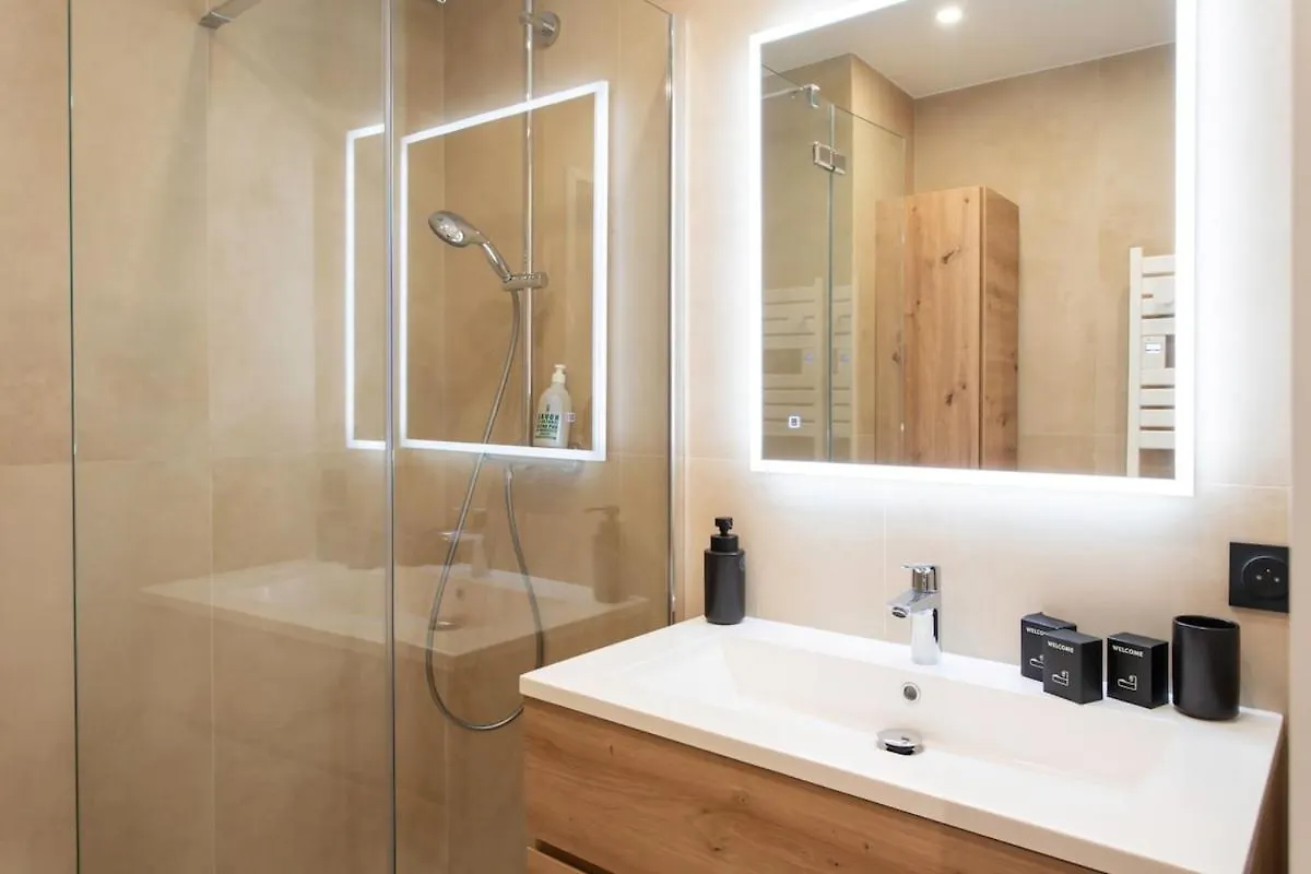 #41 Flat For 6, 3 Bdrs Parking Wifi 5Mins Walk Tram T1 Apartment Nice